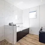 Вилла Spacieuse Avec Piscine Privee A