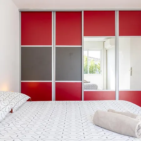 Spacieuse Avec Piscine Privée à