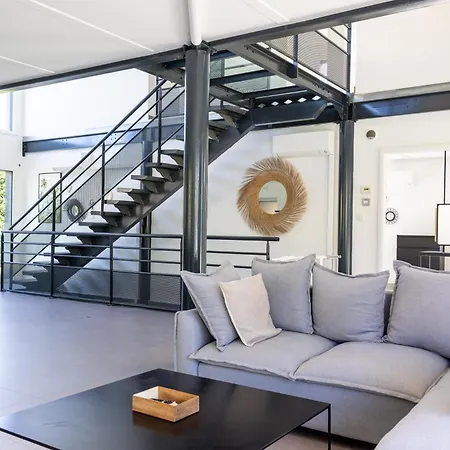 Spacieuse Avec Piscine Privée à Villa *