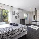 Spacieuse Avec Piscine Privée à