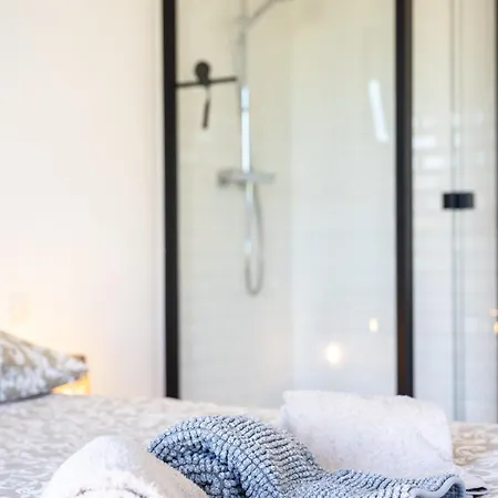 Spacieuse Avec Piscine Privée à Villa