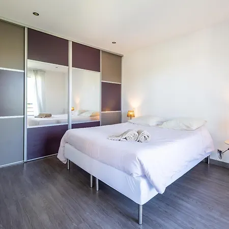 Villa Spacieuse Avec Piscine Privée à