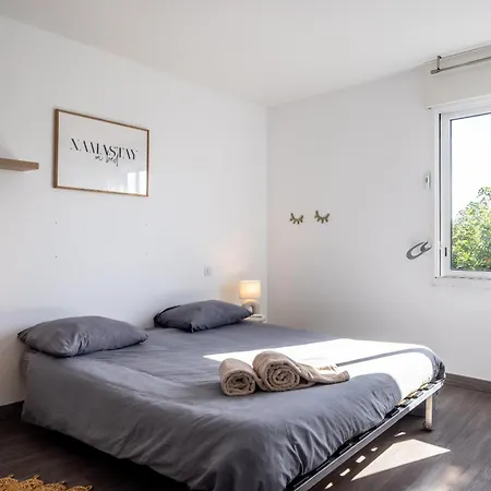 Villa Spacieuse Avec Piscine Privée à *