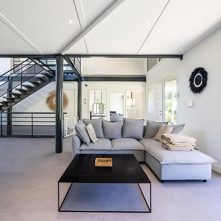 Spacieuse Avec Piscine Privée à