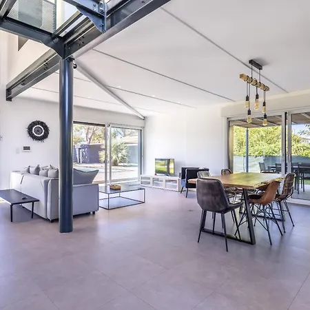 Spacieuse Avec Piscine Privée à Tolosa