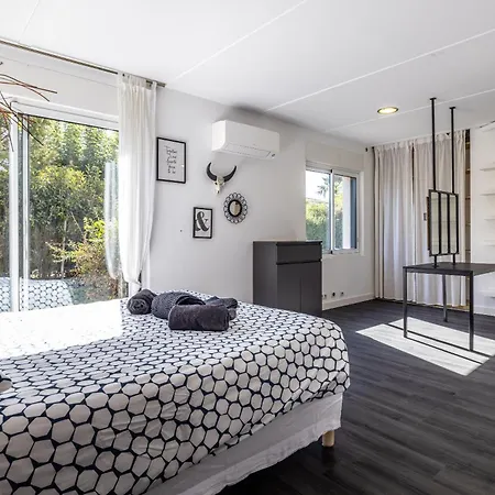 Spacieuse Avec Piscine Privée à