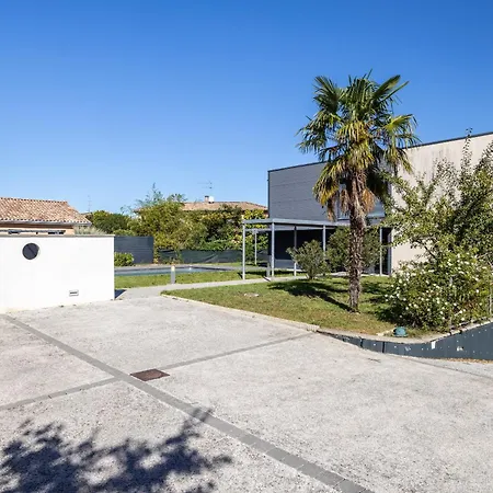 Villa Spacieuse Avec Piscine Privée à